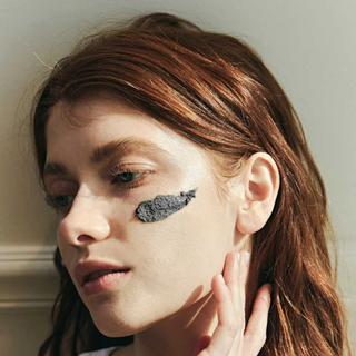 Arencia Black Tea & Yuzu Rice Mochi Cleanser-Limpiador mochi de té negro y arroz con yuzu